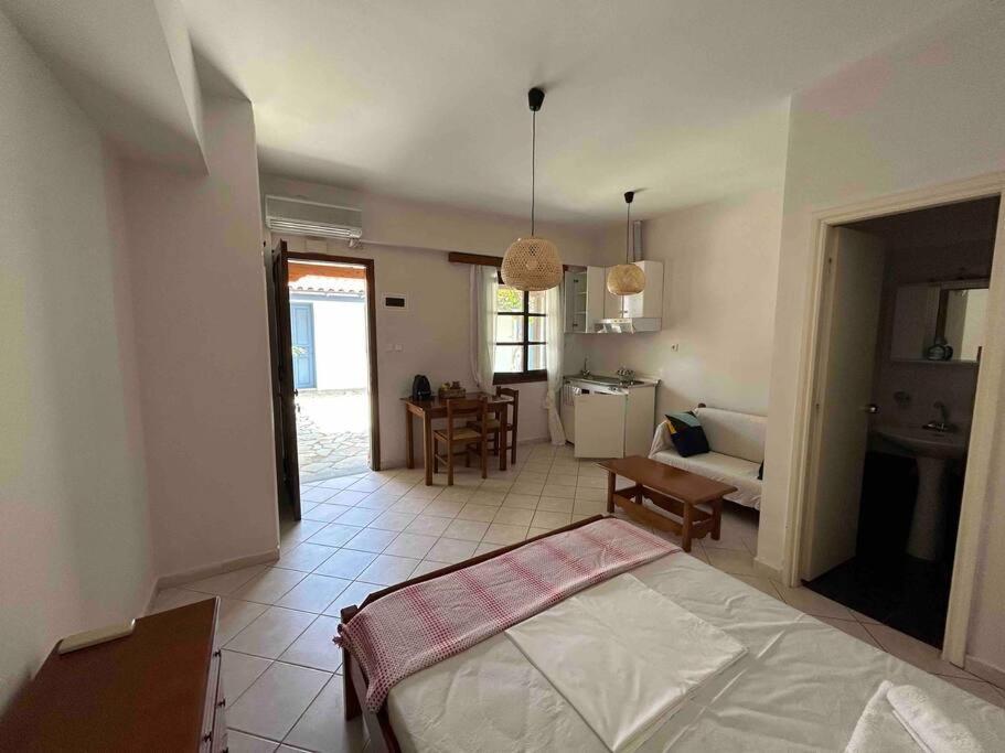 Cozy Studio In Skala, Agistri Apartment Екстериор снимка